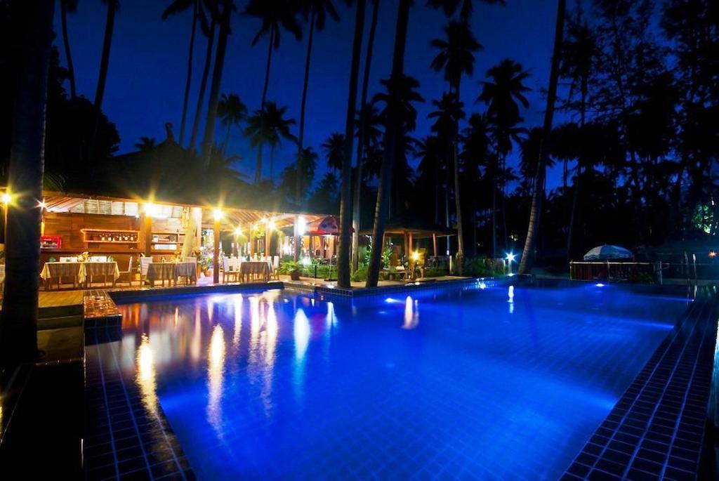 Lipa Bay Resort Lipa Noi Exterior photo