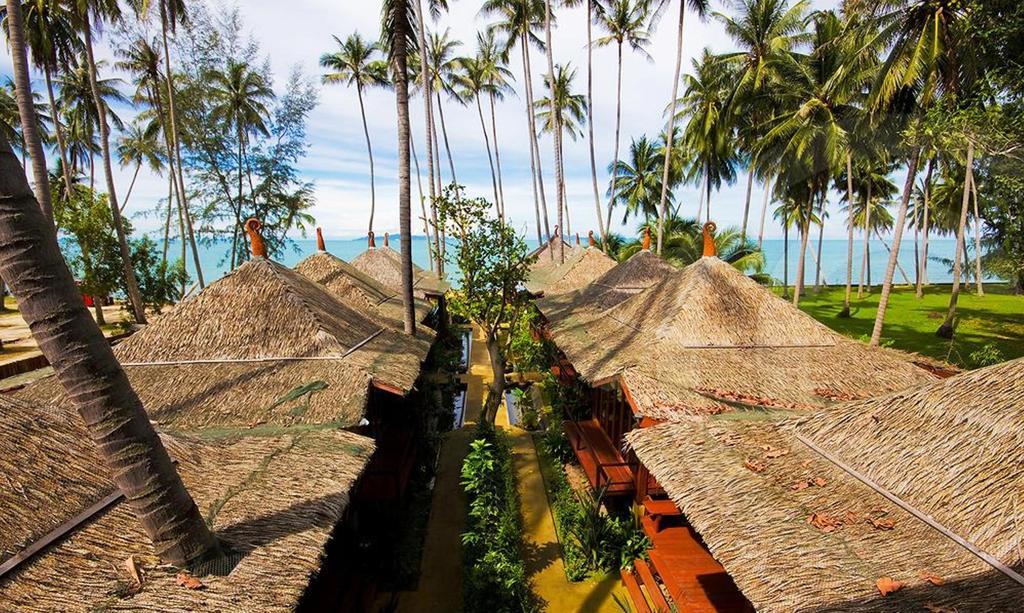 Lipa Bay Resort Lipa Noi Exterior photo