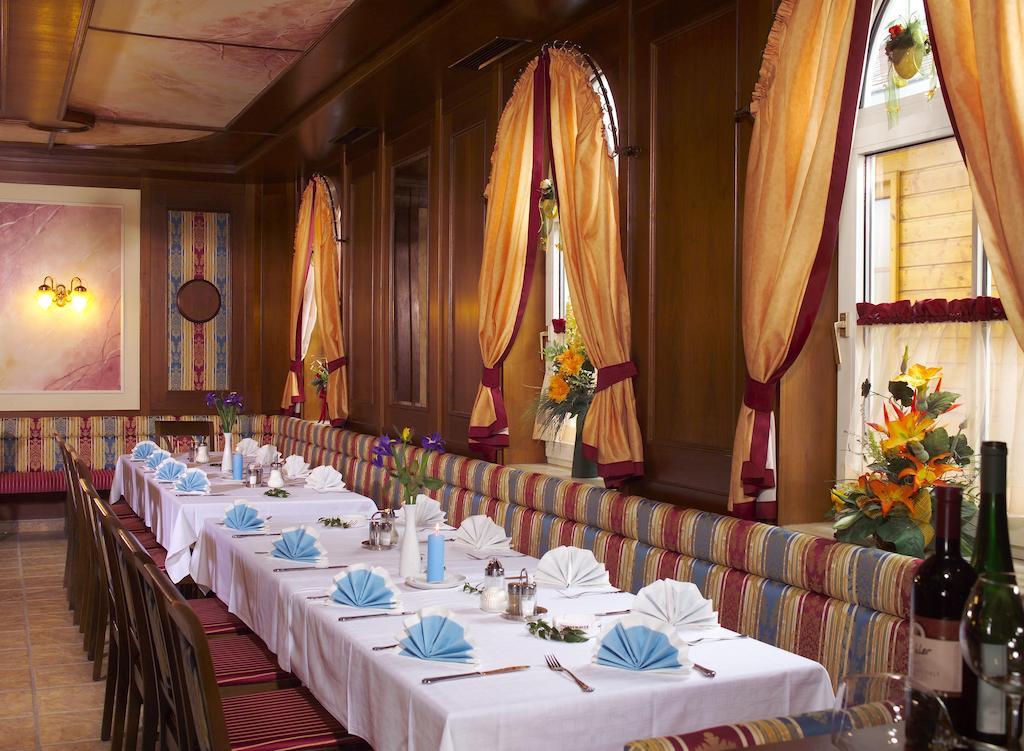Hotel Restaurant Wallner I Contactless Check-In Sankt Valentin Exterior photo