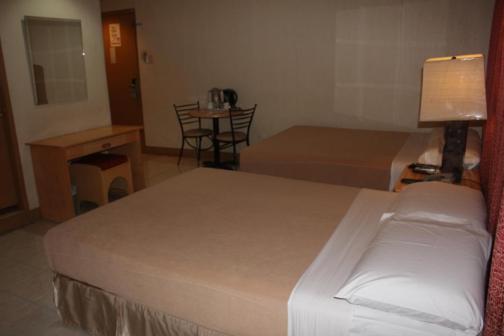 Elegant Circle Inn Cebu Room photo