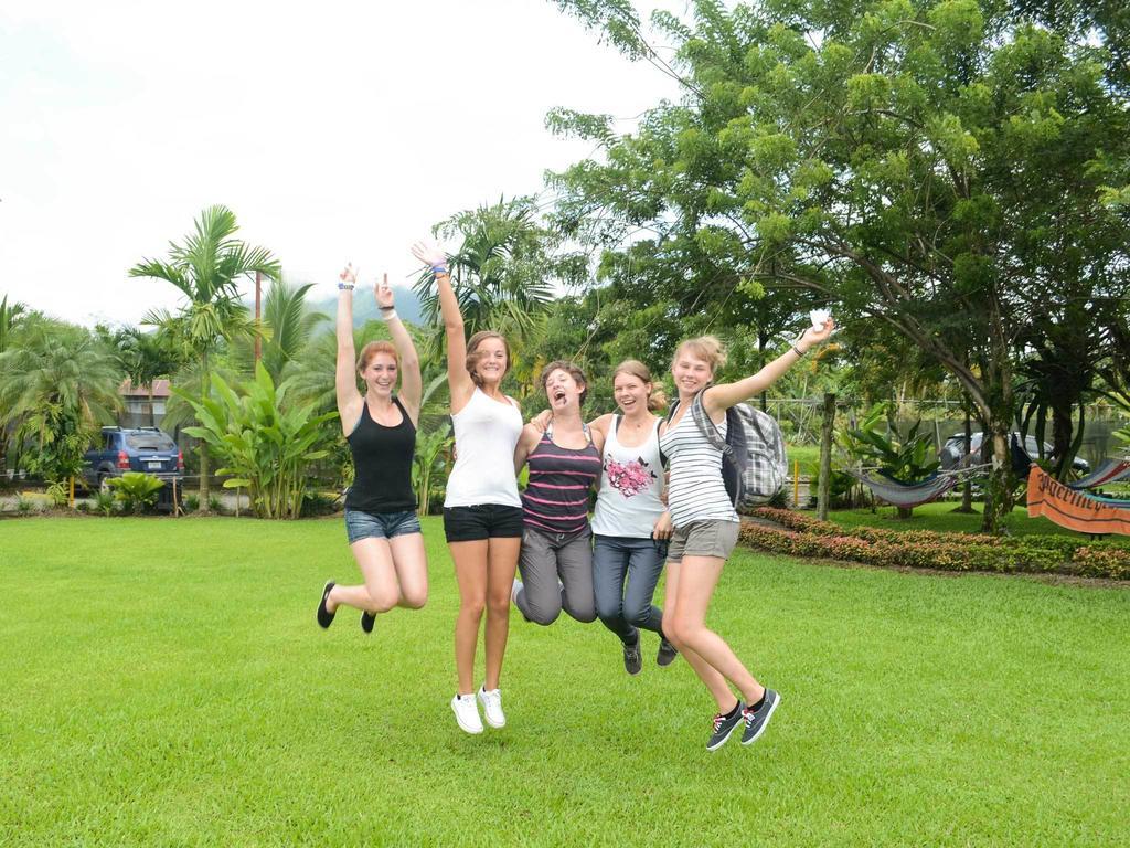 Arenal Backpackers Resort La Fortuna Exterior photo