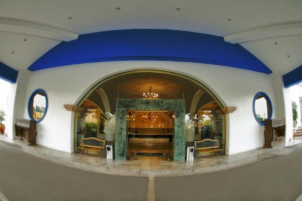 Hotel Gran Plaza & Convention Center Guanajuato Exterior photo