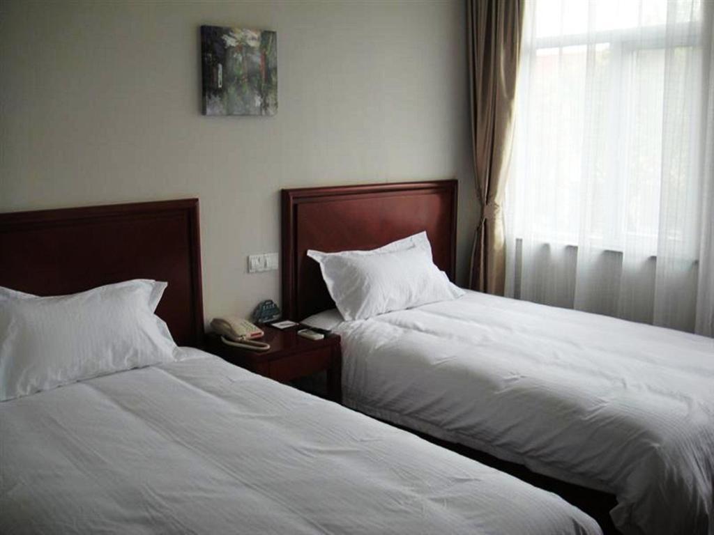 Greentree Inn Shanghai Pudong Airport Chuansha Express Hotel Room photo