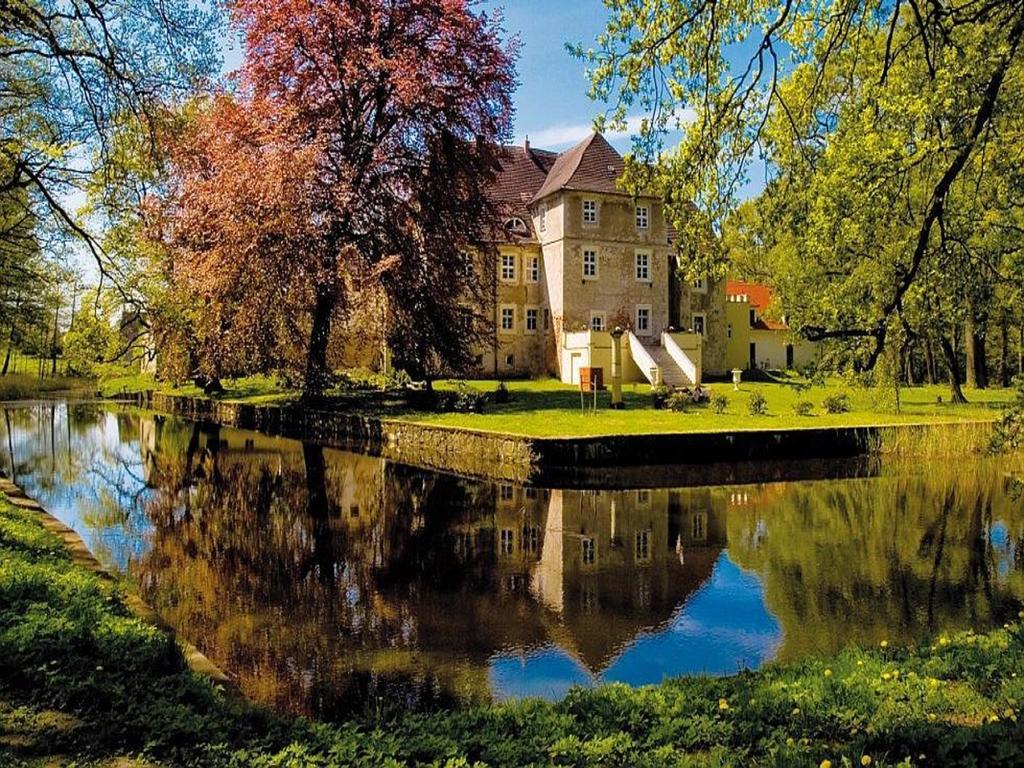 Hotel Wasserschloss Mellenthin Exterior photo