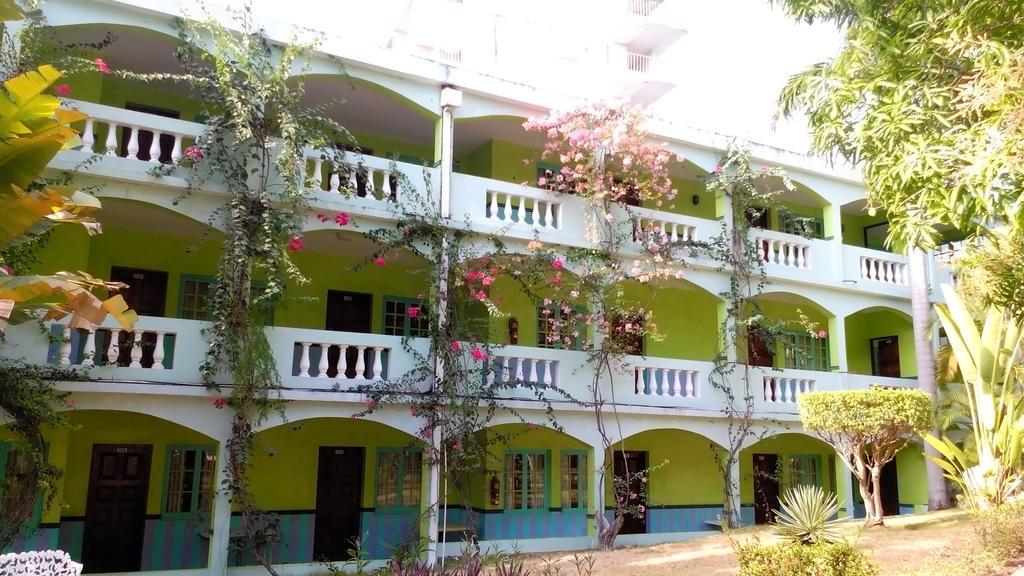 Doctors Cave Beach Hotel Montego Bay Exterior photo