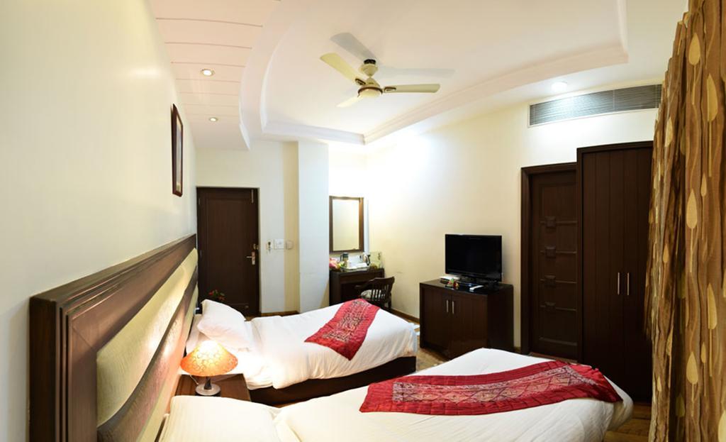 Hotel Prems Paradise Amritsar Exterior photo