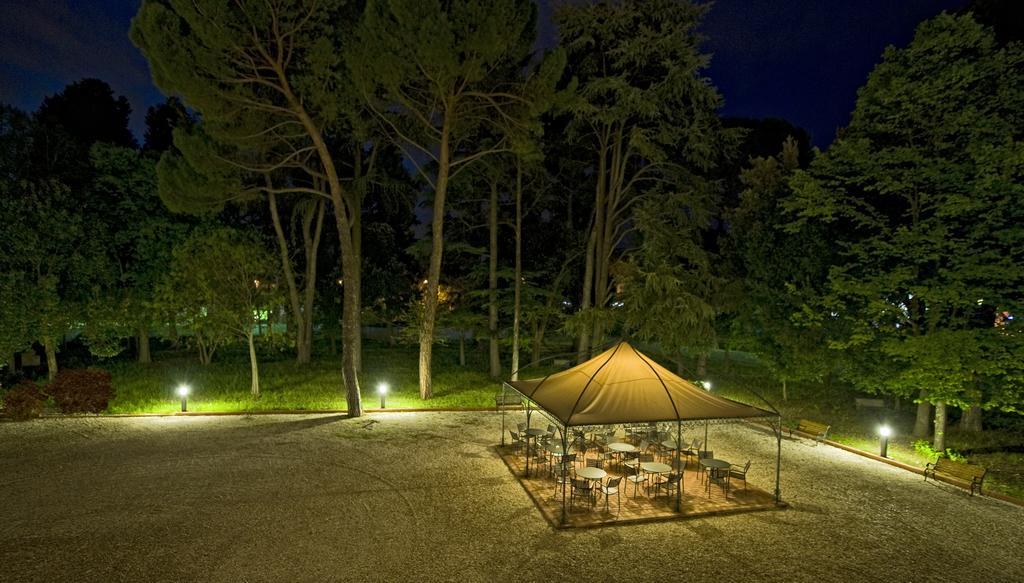 Villa Raffaello Park Hotel Assisi Exterior photo