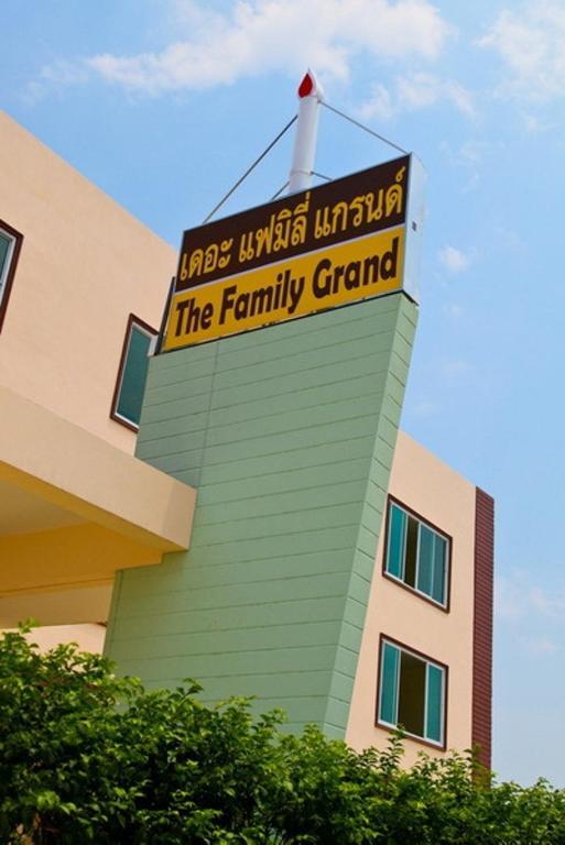 The Family Grand Hotel Udon Thani Exterior photo