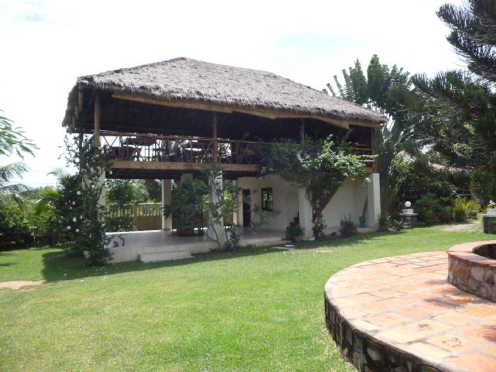 Malibu Bungalows Hotel Kep Exterior photo