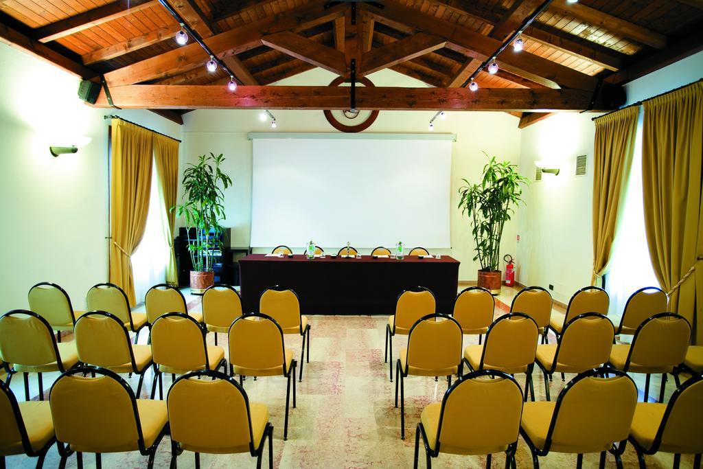 Alla Rocca Hotel Conference & Restaurant Bazzano Exterior photo