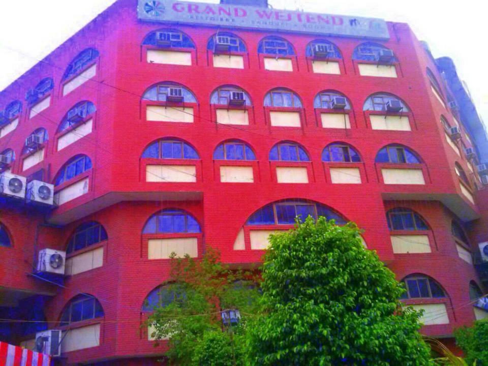 Chanson Grand Westend New Delhi Exterior photo