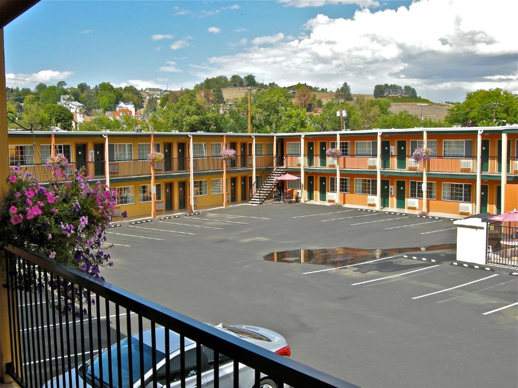 Americas Best Value Inn - Pendleton Exterior photo