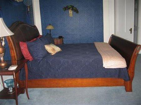 Elmira'S Painted Lady Bed & Breakfast Room photo