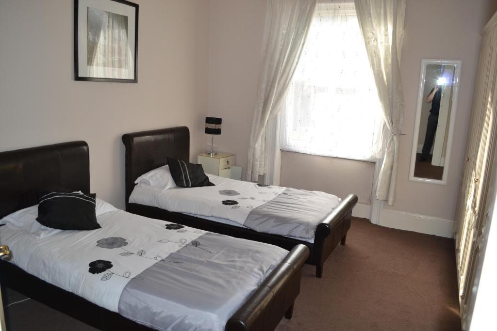 Wynnstay Arms Hotel Wrexham Room photo