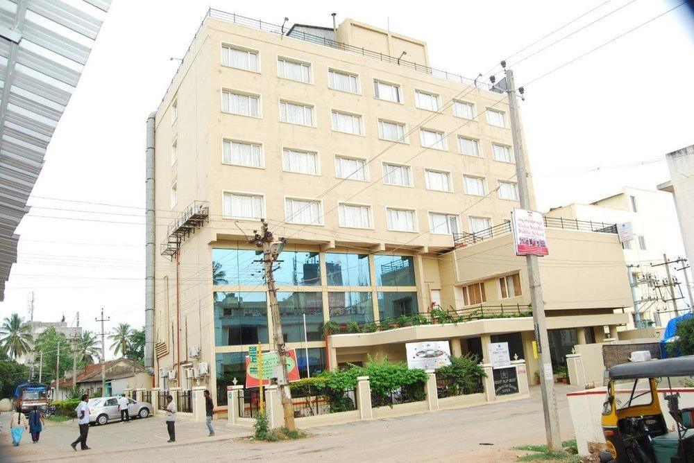 The Pearl Hotel Hassan Exterior photo