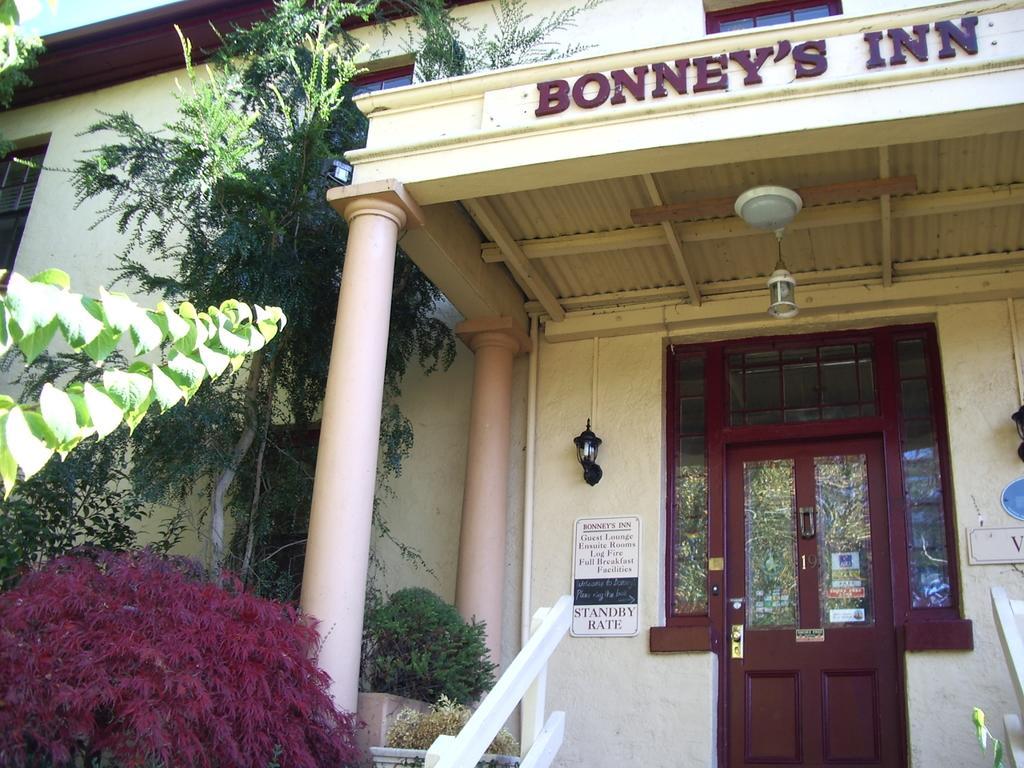 Bonneys Inn Deloraine Exterior photo