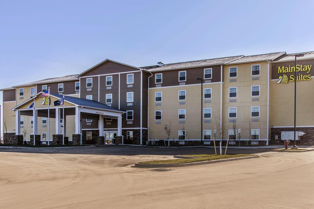 Mainstay Suites Watford City - Event Center Exterior photo