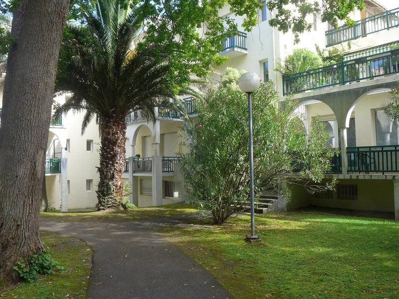 Les Fontaines Du Parc D'Hiver Hotel Anglet Exterior photo