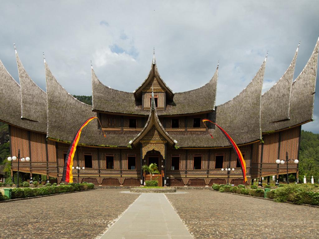 Novotel Bukittinggi Exterior photo