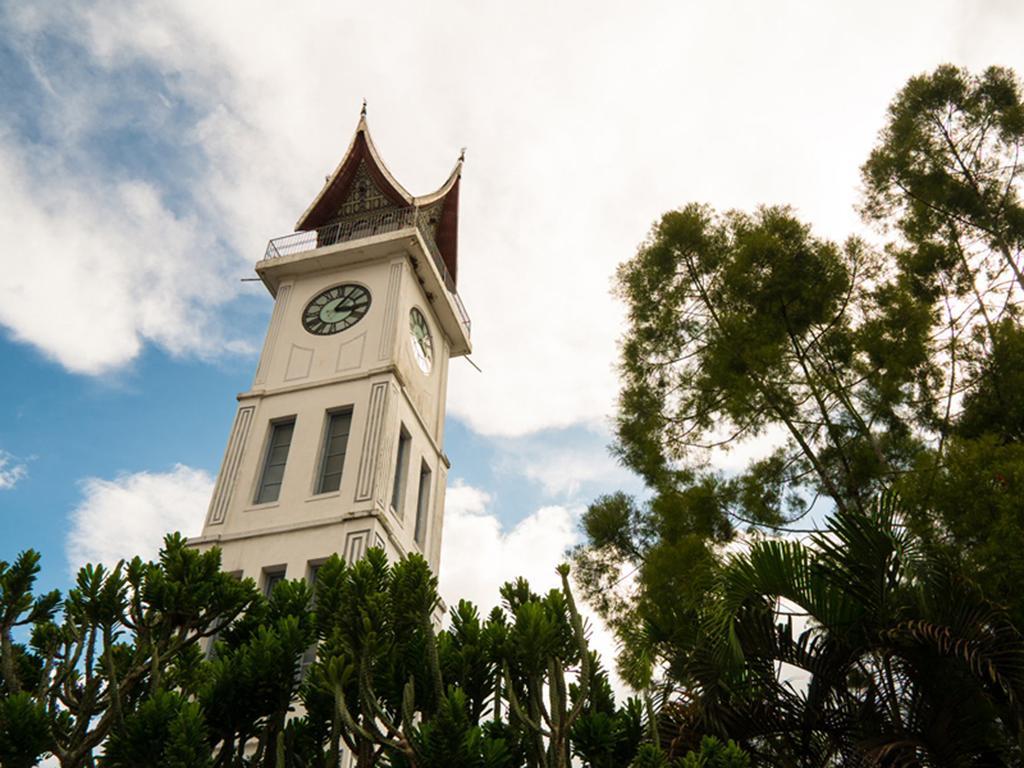 Novotel Bukittinggi Exterior photo