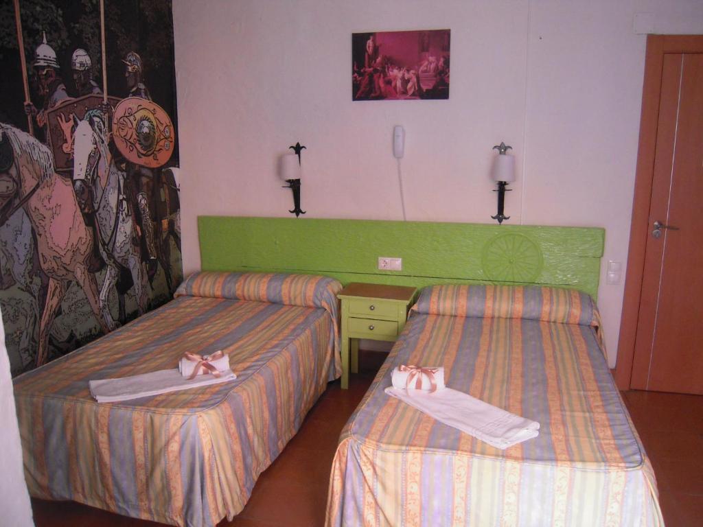 Hostal Tematico El Cid Fuengirola Room photo