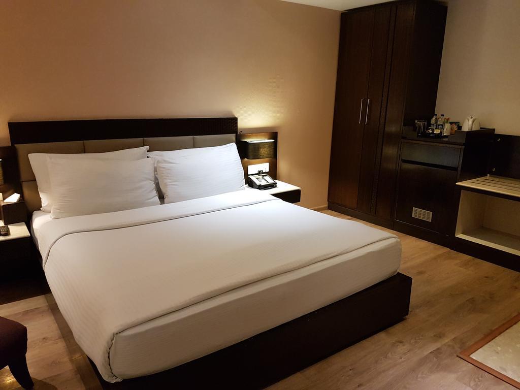 Hotel Levana, Hazratganj Lucknow Room photo