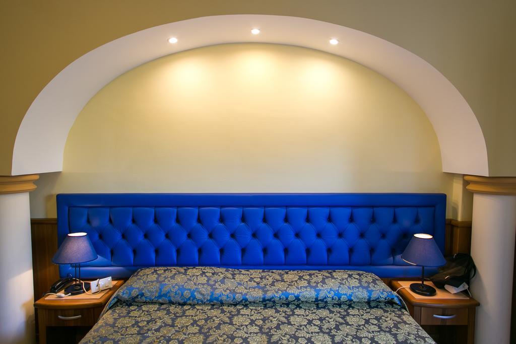 Hotel Nike Giardini Naxos Room photo
