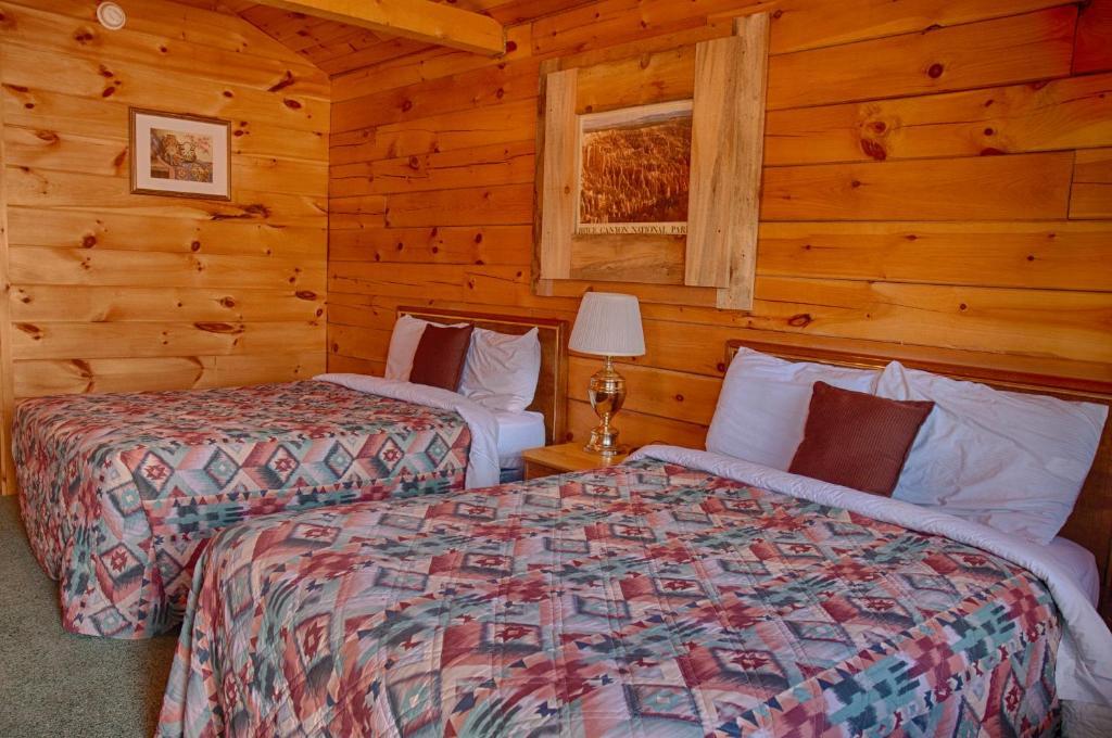 Bryce Gateway Inn Cabins Panguitch Room photo