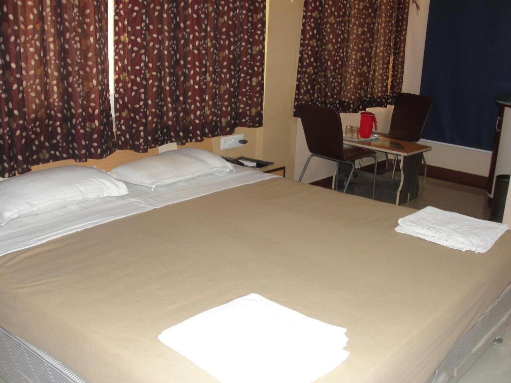Shubham Beach Hotel Puri Room photo