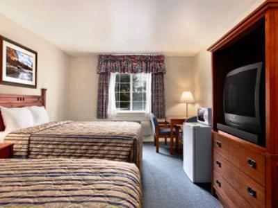 Howard Johnson Columbia Room photo