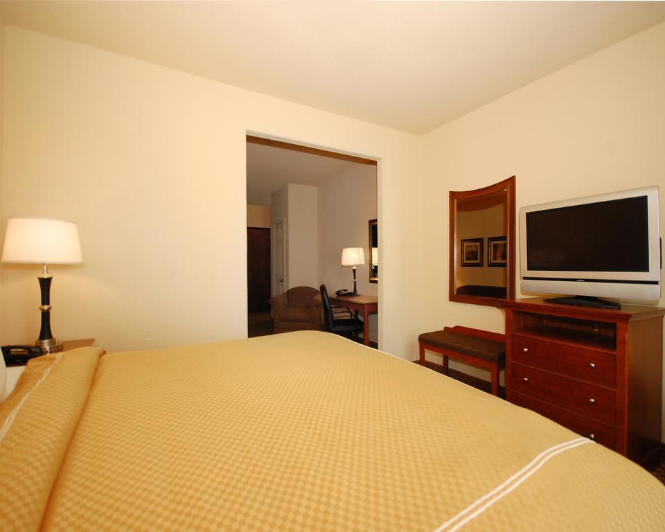 Quality Suites Huntsville Exterior photo
