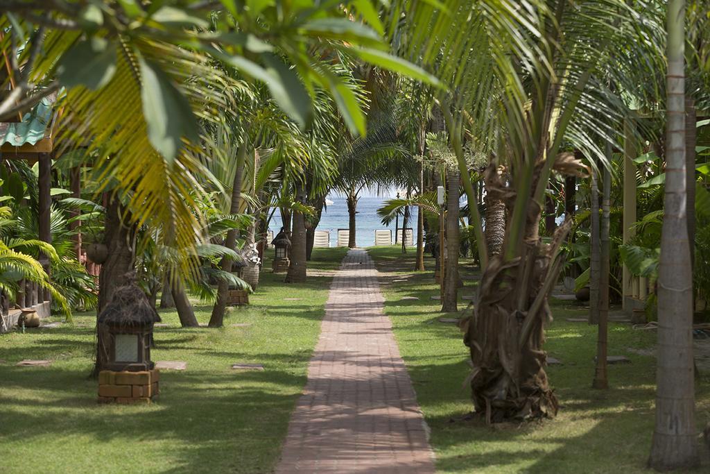 Mali Resort Pattaya Beach Koh Lipe Exterior photo