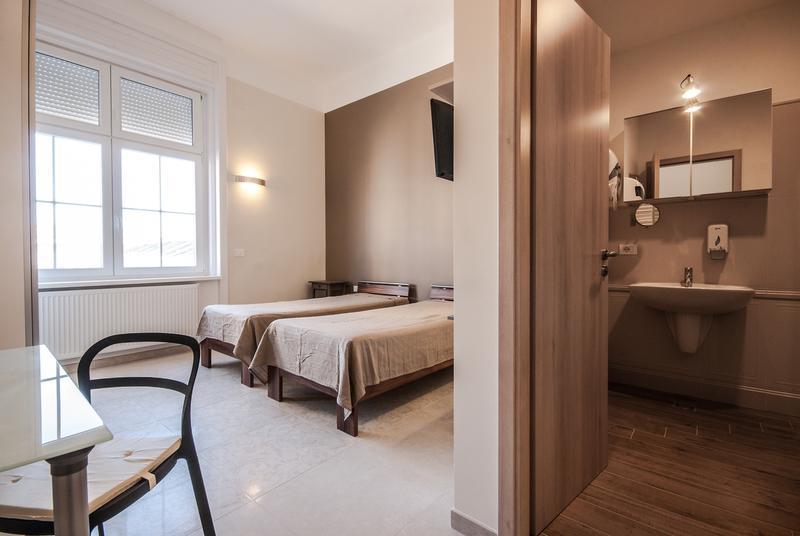 Empedocle Comfort Suite Superior Budapest Exterior photo