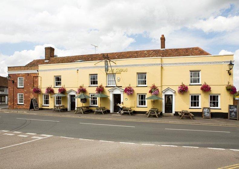 Swan Hotel By Greene King Inns Thaxted Exterior photo