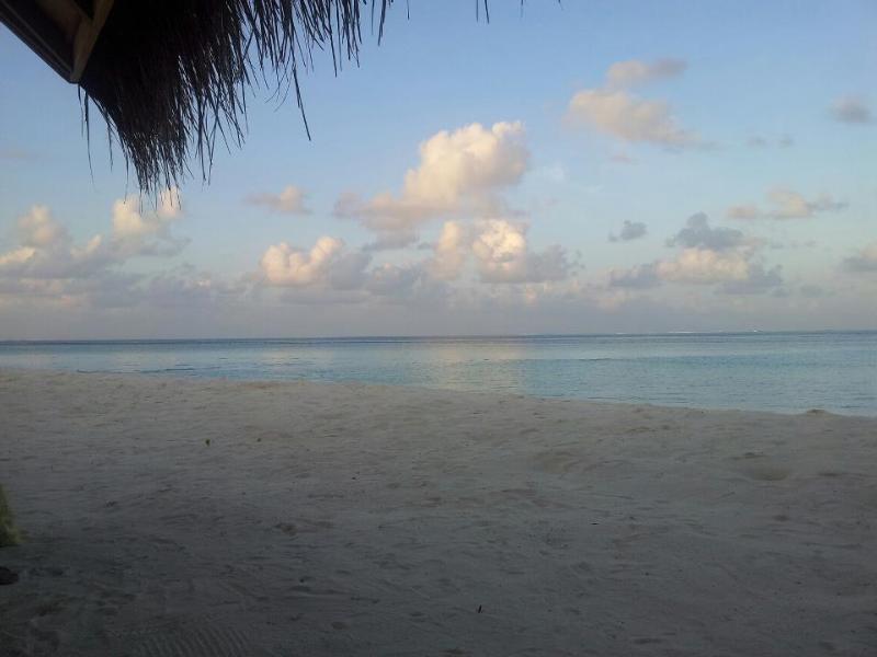 The Strand Hotel Thulusdhoo Exterior photo