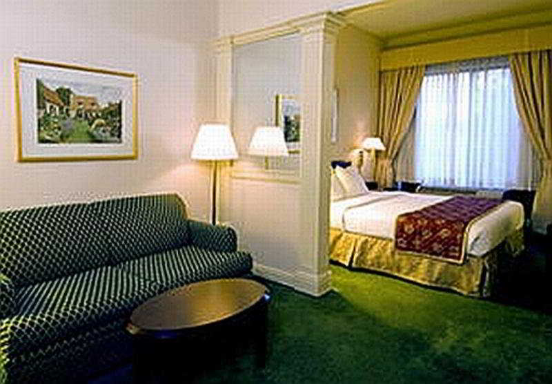 Springhill Suites Austin South Room photo