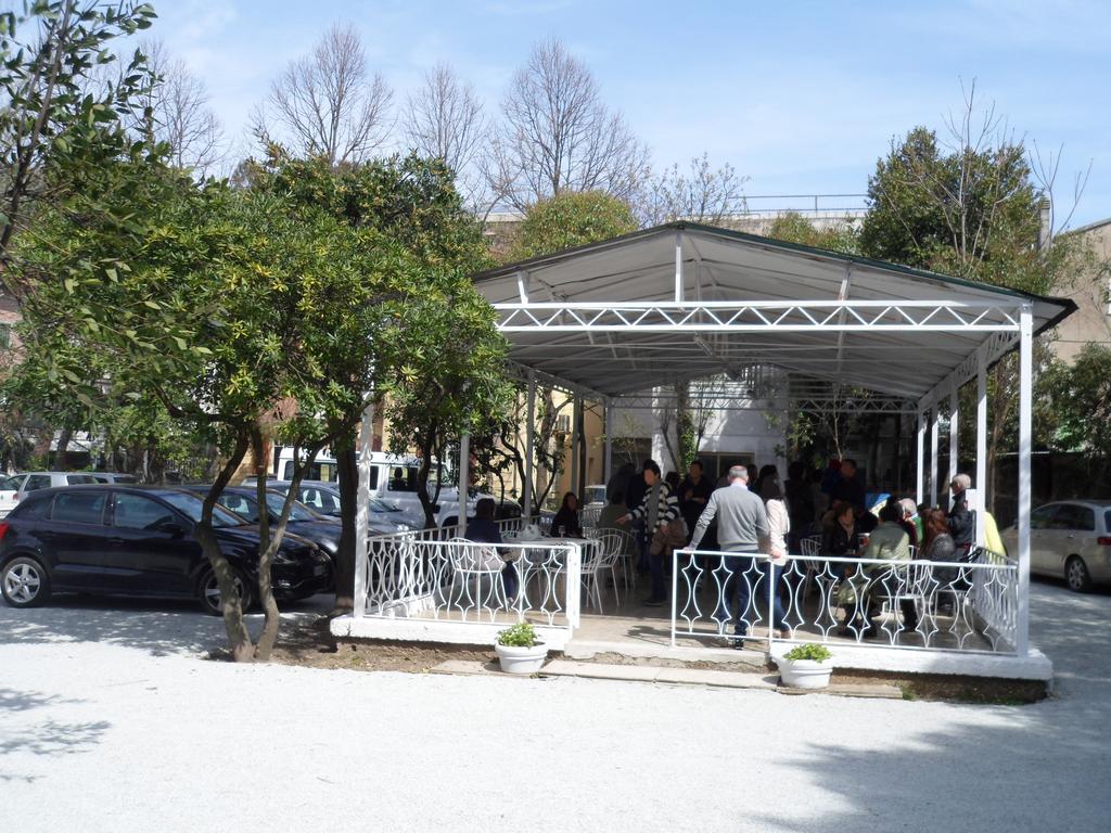 Hotel Zanarini In Centro A Riccione Exterior photo