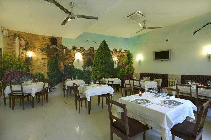 Senorio De Los Bazan Palacios De La Valduerna Restaurant photo