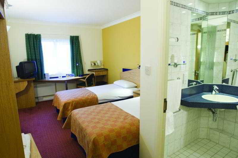 Holiday Inn Express London Chingford, An Ihg Hotel Waltham Forest Room photo