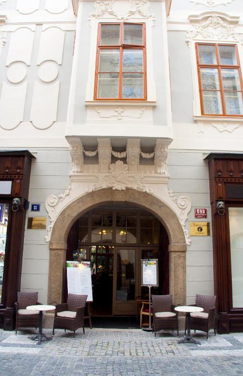 Hotel U Zlateho Jelena Prague Exterior photo