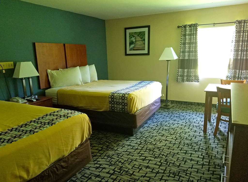 Motel 6 Putnam Ct Room photo