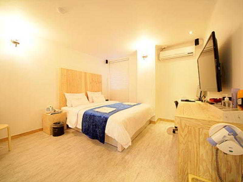 Viv Classic Tourist Hotel Seoul Room photo