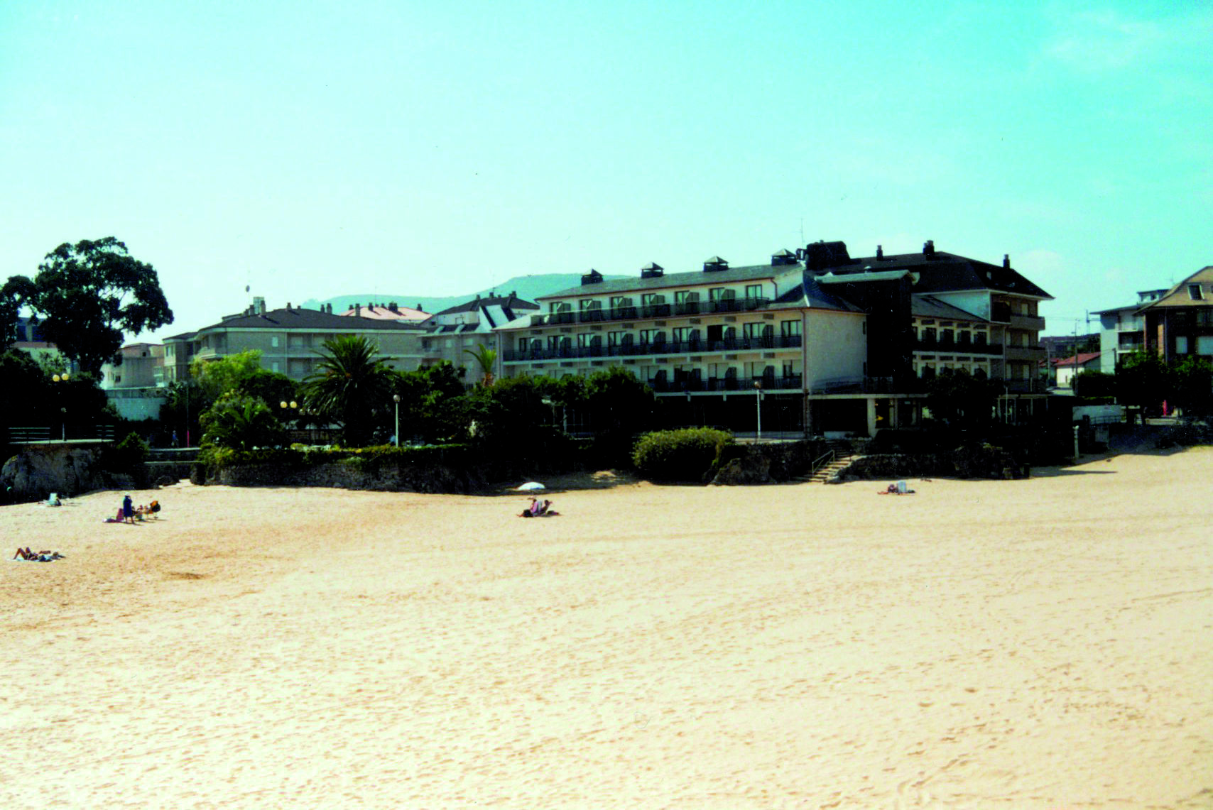 Hotel Alfar Isla Exterior photo