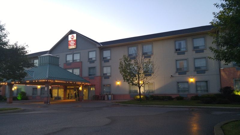 Best Western Plus Travel Hotel Toronto Airport Exterior photo