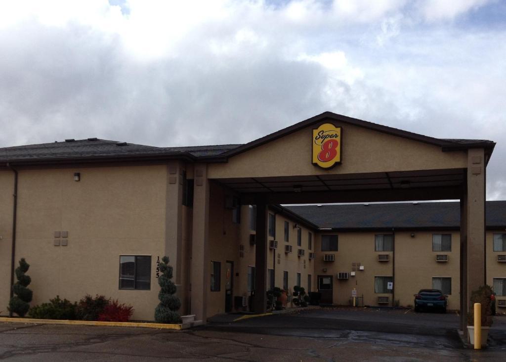 Super 8 By Wyndham Elko Hotel Exterior photo