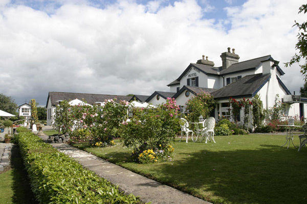 The Station House Hotel Kilmessan Exterior photo