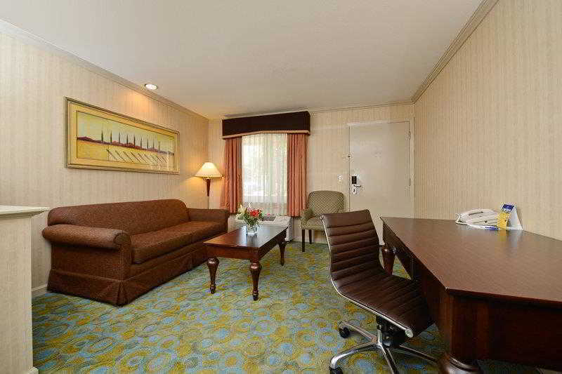 Best Western Plus Executive Suites Redwood City Exterior photo