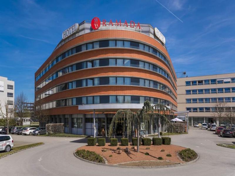 Hotel Ramada Graz Unterpremstaetten Exterior photo