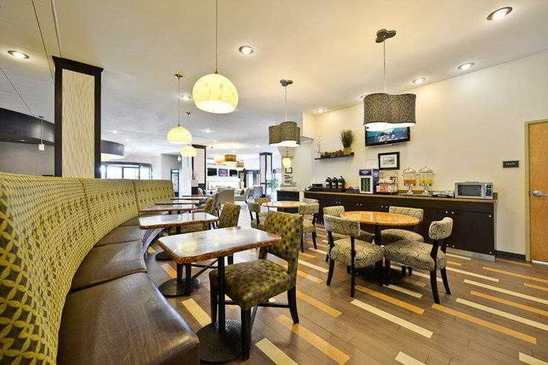 Best Western Plus Atrea Airport Inn And Suites Plainfield Restaurant photo