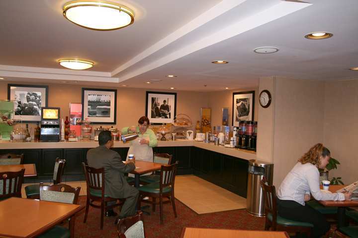 Holiday Inn Express Hartford South - Rocky Hill, An Ihg Hotel Restaurant photo